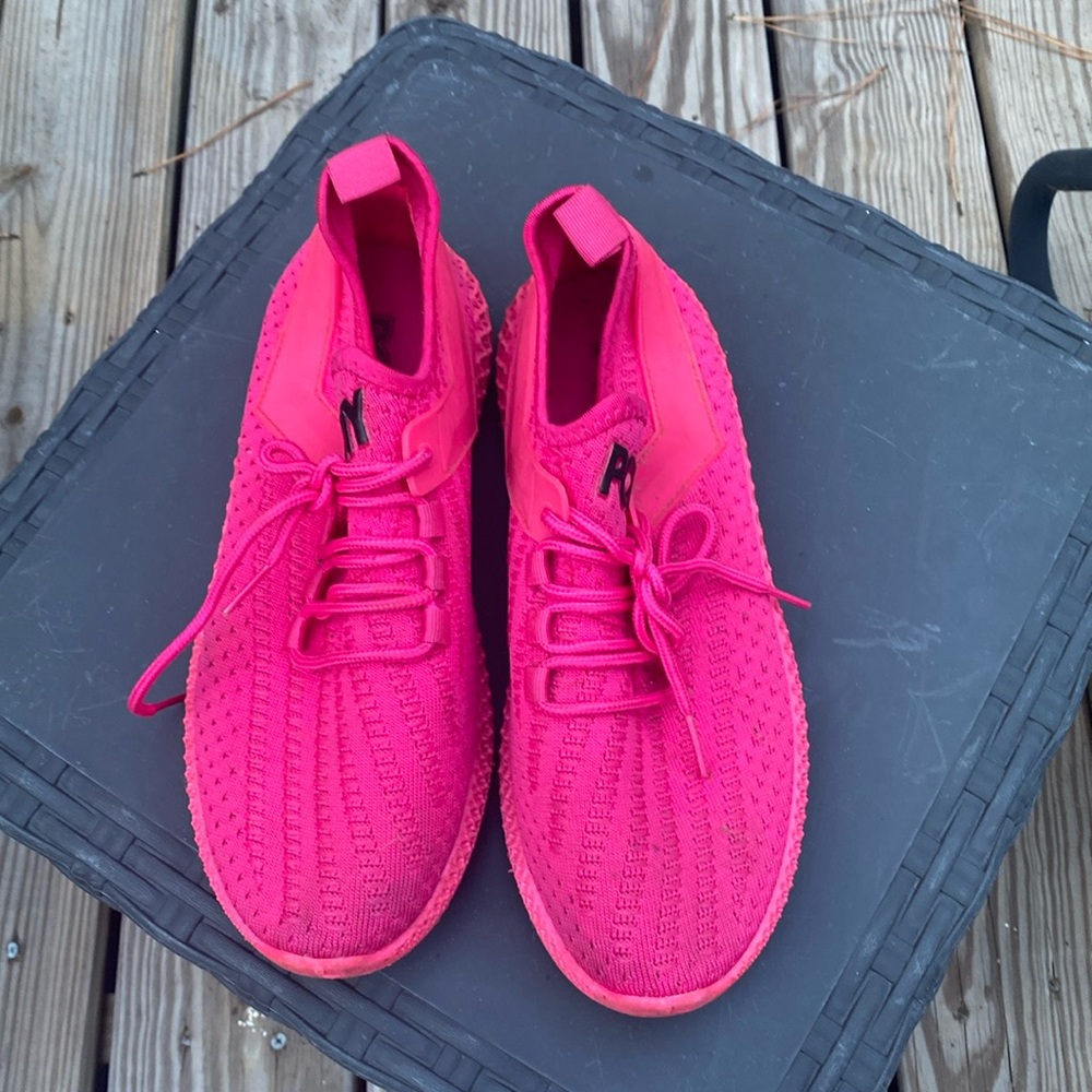 Pony pink gym shoes - Picture 1 of 4
